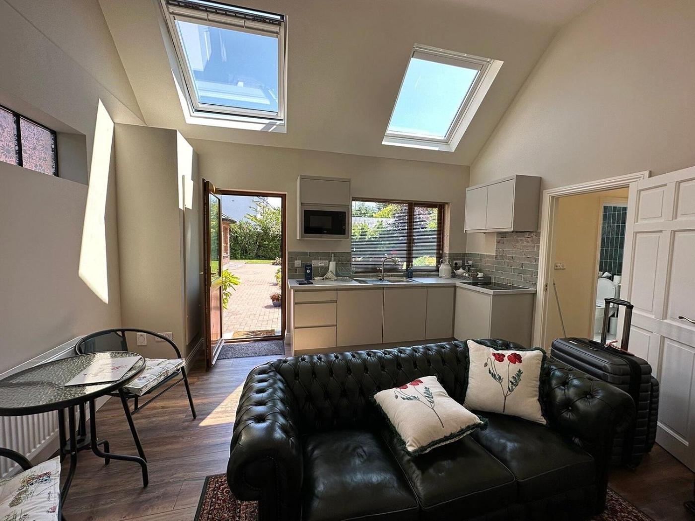 Oranhill Lodge Guesthouse Oranmore Esterno foto