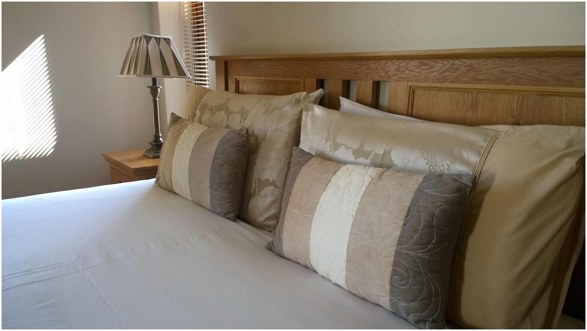 Oranhill Lodge Guesthouse Oranmore Esterno foto