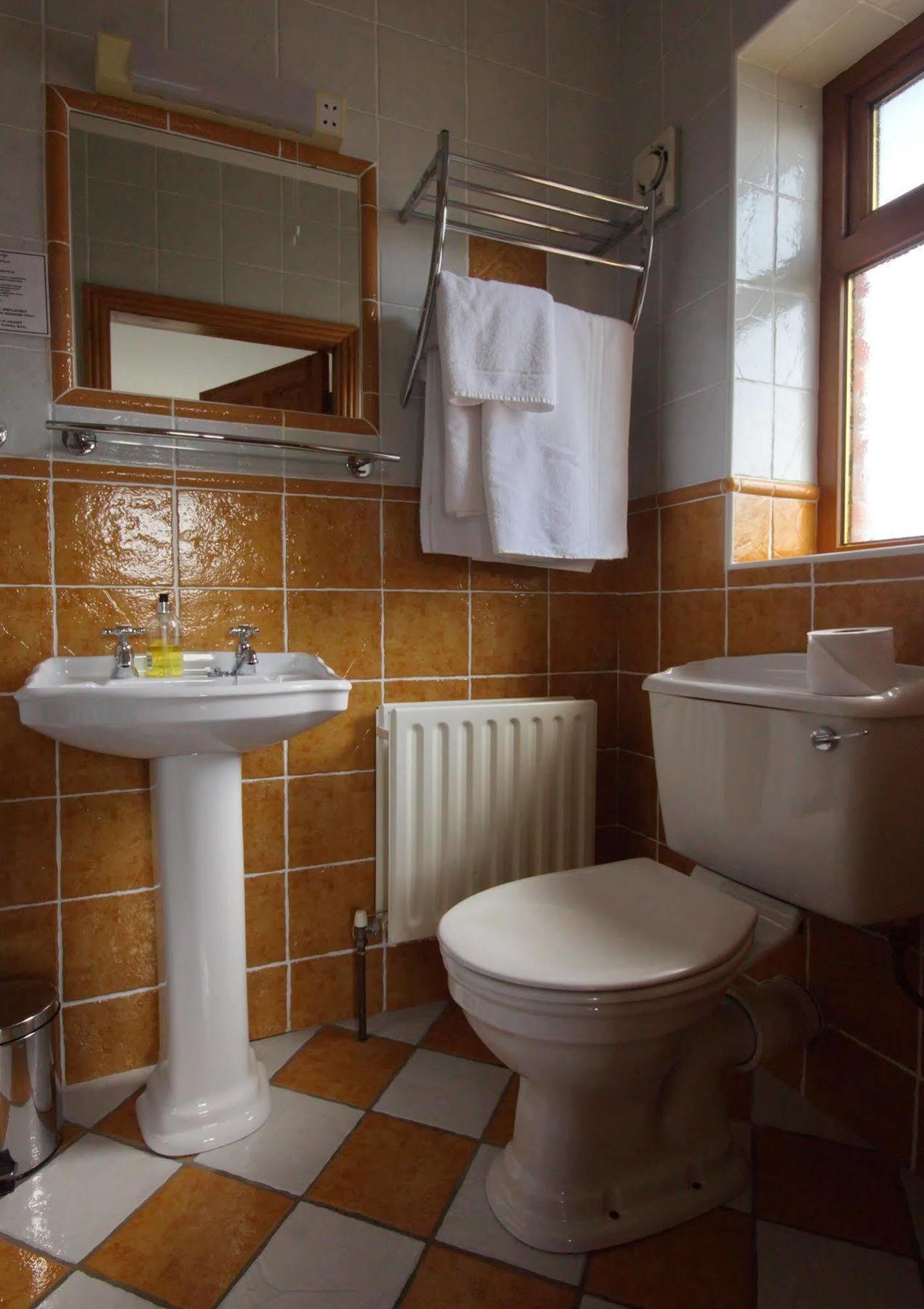 Oranhill Lodge Guesthouse Oranmore Esterno foto